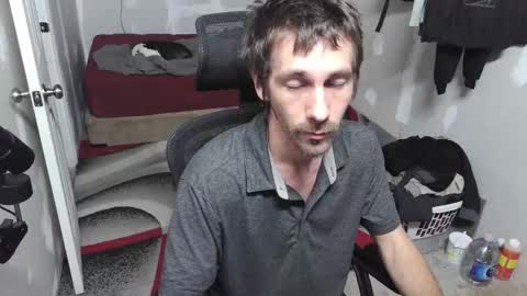 Snapshot of l1v1nth3dr3am chatting on October 29, 6:04 am l1v1nth3dr3am online show from October 29, 6:04 am