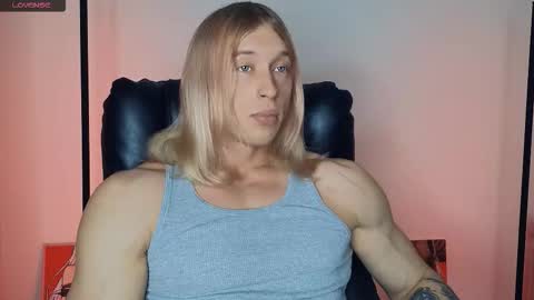 Snapshot of l_adonis_l chatting on December 17, 9:59 am Adonis online show from December 17, 9:59 am