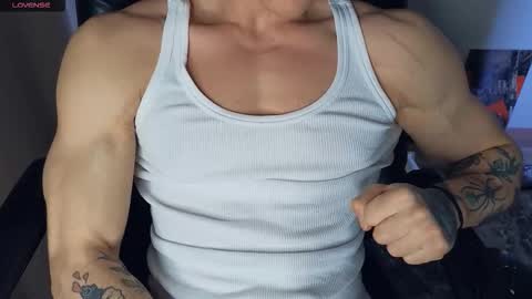 Snapshot of l_adonis_l chatting on January 16, 8:07 am Adonis online show from January 16, 8:07 am