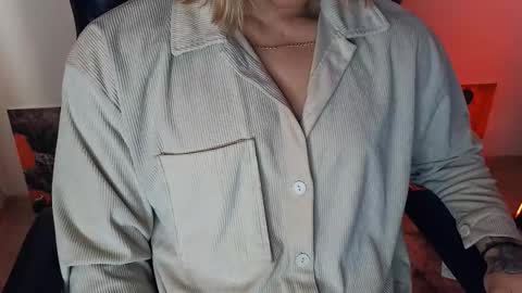 Snapshot of l_adonis_l chatting on March 21, 7:35 am Adonis online show from March 21, 7:35 am