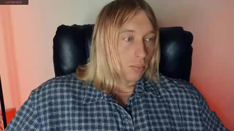 Snapshot of l_adonis_l chatting on April 12, 6:29 am Adonis online show from April 12, 6:29 am