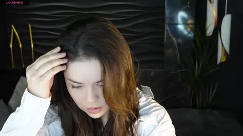 Melanie online show from November 25, 9:04 pm