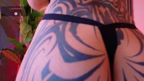 Snapshot of la_diabla_111_ chatting on September 10, 11:43 am Karime online show from September 10, 11:43 am