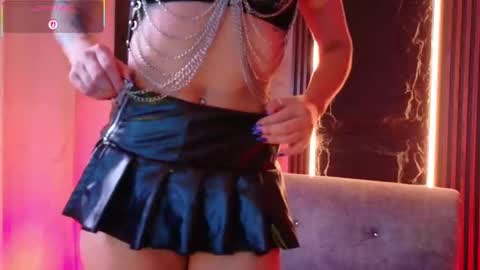 Snapshot of la_diabla_111_ chatting on September 12, 7:25 pm Karime online show from September 12, 7:25 pm