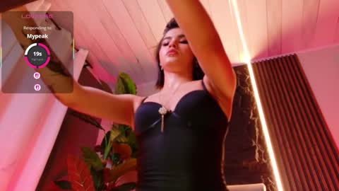 Snapshot of la_diabla_111_ chatting on September 15, 7:47 pm Karime online show from September 15, 7:47 pm