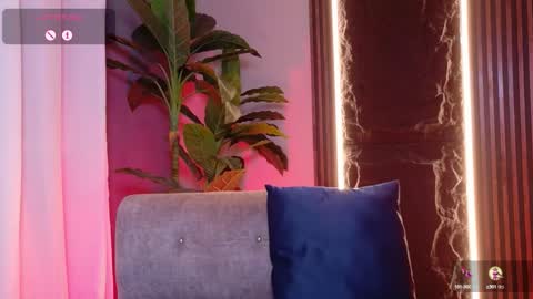 Snapshot of la_diabla_111_ chatting on October 13, 7:14 pm Karime online show from October 13, 7:14 pm