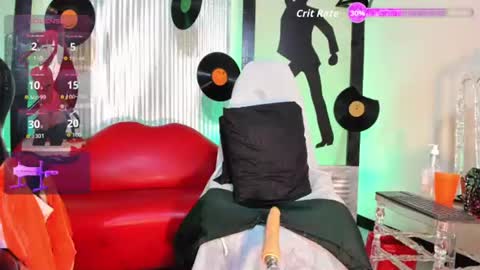 Snapshot of la_ratona_1 chatting on July 9, 11:36 am AriSaray online show from July 9, 11:36 am