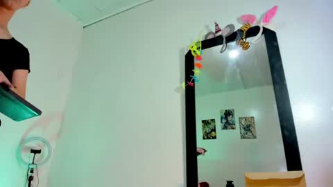 Snapshot of la_ratona_1 chatting on August 1, 10:58 am AriSaray online show from August 1, 10:58 am