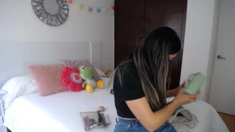 Catalina online show from March 5, 7:21 pm