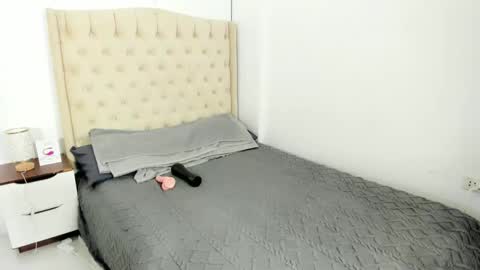 Snapshot of la_vida_lena_ chatting on January 2, 8:28 am la_vida_lena_ online show from January 2, 8:28 am