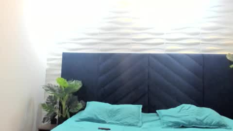 Snapshot of labrinthteasing chatting on February 6, 12:19 pm labrinthteasing online show from February 6, 12:19 pm