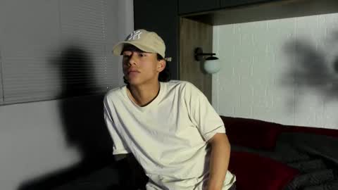 Snapshot of labrinthteasing chatting on February 7, 3:05 pm labrinthteasing online show from February 7, 3:05 pm