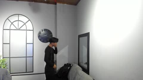 Snapshot of labrinthteasing chatting on February 11, 12:21 pm labrinthteasing online show from February 11, 12:21 pm