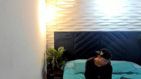 Snapshot of labrinthteasing chatting on March 15, 12:11 pm labrinthteasing online show from March 15, 12:11 pm