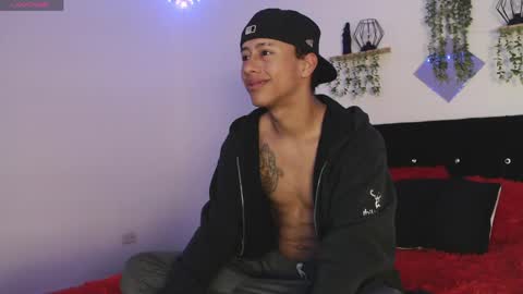 Snapshot of labrinthteasing chatting on April 8, 12:05 pm labrinthteasing online show from April 8, 12:05 pm