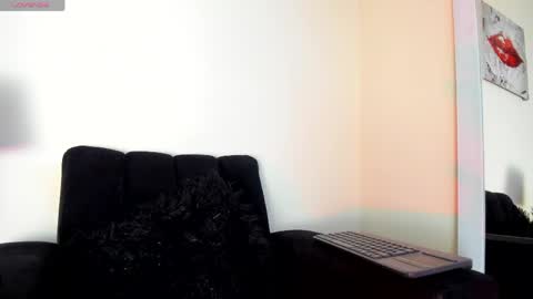 Snapshot of lace_victoria chatting on June 7, 11:52 pm lace_victoria online show from June 7, 11:52 pm