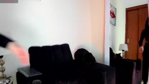 Snapshot of lace_victoria chatting on June 14, 10:23 pm lace_victoria online show from June 14, 10:23 pm
