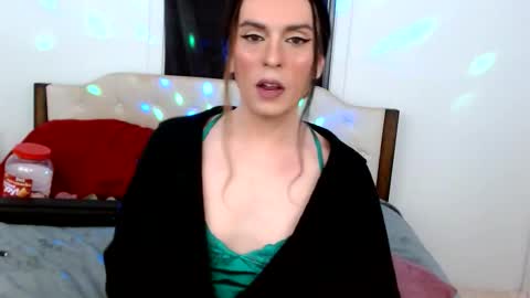 Snapshot of laceyphoenix1 chatting on February 17, 3:14 am Lacey Phoenix online show from February 17, 3:14 am