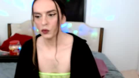 Snapshot of laceyphoenix1 chatting on February 22, 3:51 am Lacey Phoenix online show from February 22, 3:51 am