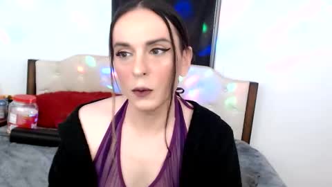 Snapshot of laceyphoenix1 chatting on March 23, 12:58 am Lacey Phoenix online show from March 23, 12:58 am