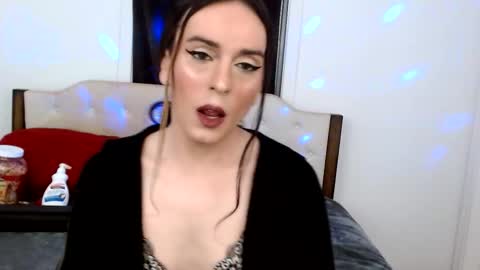 Snapshot of laceyphoenix1 chatting on March 25, 2:39 am Lacey Phoenix online show from March 25, 2:39 am