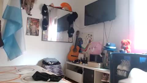 lachicadeldiablo online show from April 12, 11:04 am