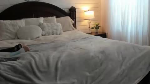 Snapshot of lacii_lo chatting on May 18, 3:29 pm lacii_lo online show from May 18, 3:29 pm