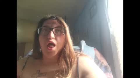 Snapshot of laddybuggie27 chatting on February 6, 6:02 pm Laddybuggie27 online show from February 6, 6:02 pm