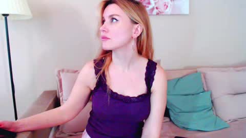 Snapshot of lady__moon__ chatting on January 26, 1:04 pm Lady moon online show from January 26, 1:04 pm