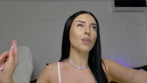 Snapshot of lady_charm__ chatting on February 20, 8:49 am Mira online show from February 20, 8:49 am