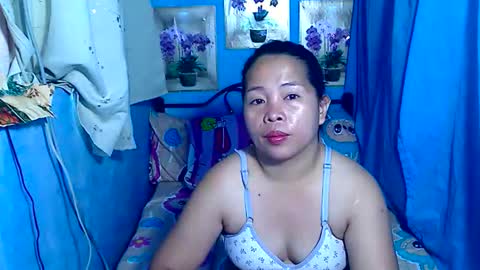 lady_in_bed69 online show from July 7, 10:58 pm