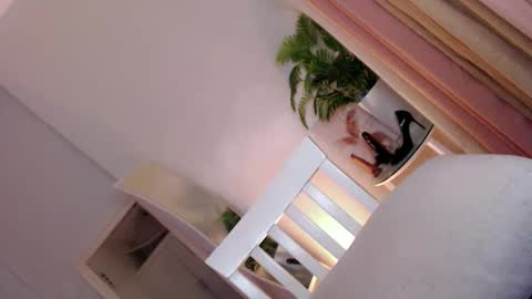 Snapshot of lady_in_black18 chatting on February 10, 2:04 am Stella online show from February 10, 2:04 am