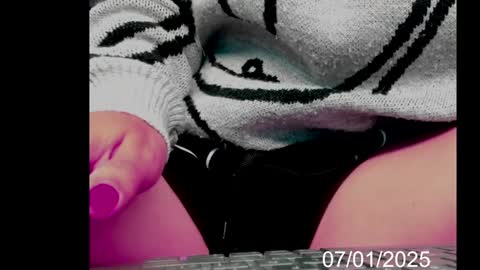 Snapshot of lady_jhana chatting on January 7, 7:06 pm Jhana online show from January 7, 7:06 pm