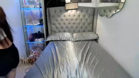 lady_moriseth online show from March 3, 9:37 am