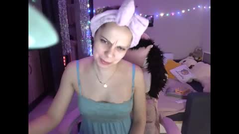 lady_smile69 online show from December 27, 5:20 am