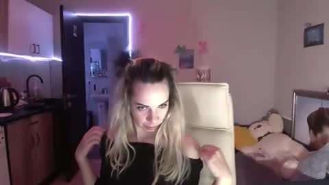 lady_smile69 online show from November 24, 4:34 am