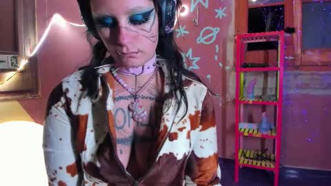 Snapshot of lady_sontse_ chatting on November 7, 7:25 pm Mia online show from November 7, 7:25 pm