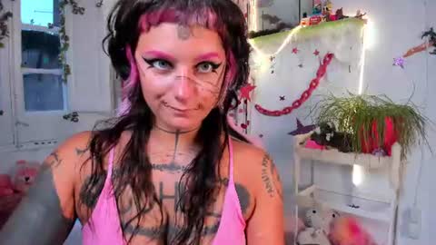 Mia online show from July 11, 7:27 pm