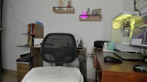 Snapshot of lady_sophie01 chatting on September 20, 8:32 pm Sophie   online show from September 20, 8:32 pm