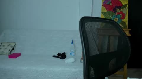 Snapshot of lady_sophie01 chatting on October 15, 3:45 pm Sophie   online show from October 15, 3:45 pm