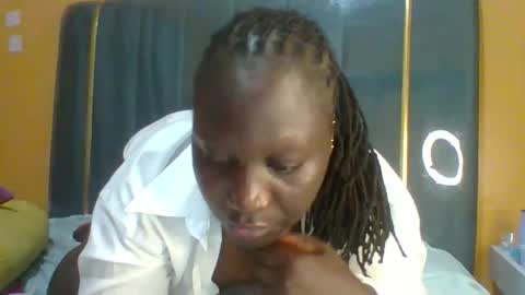 lindah32 online show from February 27, 9:15 pm