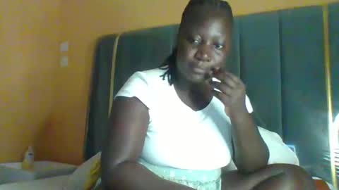 lindah32 online show from April 6, 3:46 pm