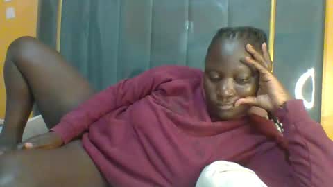 lindah32 online show from April 9, 12:43 am