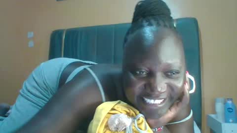 lindah32 online show from July 15, 8:58 pm