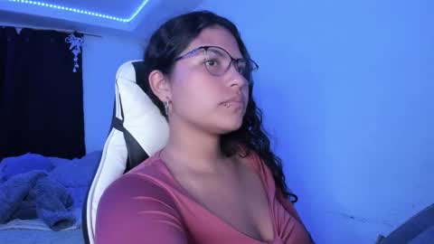 Snapshot of ladybrown_16 chatting on December 13, 2:54 am Lady online show from December 13, 2:54 am