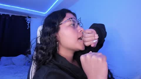 Snapshot of ladybrown_16 chatting on December 22, 1:34 am Lady online show from December 22, 1:34 am