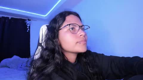 Snapshot of ladybrown_16 chatting on December 23, 6:44 am Lady online show from December 23, 6:44 am