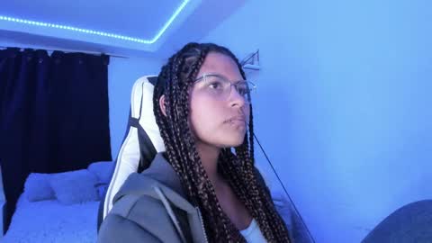 Snapshot of ladybrown_16 chatting on February 5, 3:13 am Lady online show from February 5, 3:13 am