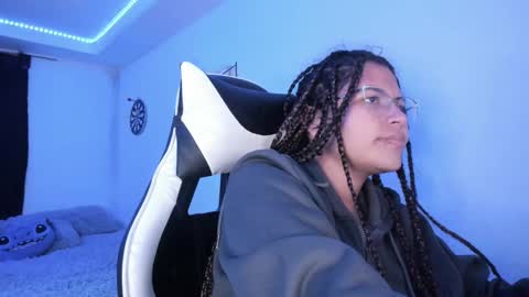 Snapshot of ladybrown_16 chatting on February 14, 7:59 am Lady online show from February 14, 7:59 am