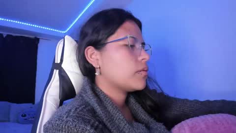 Snapshot of ladybrown_16 chatting on February 25, 5:08 am Lady online show from February 25, 5:08 am